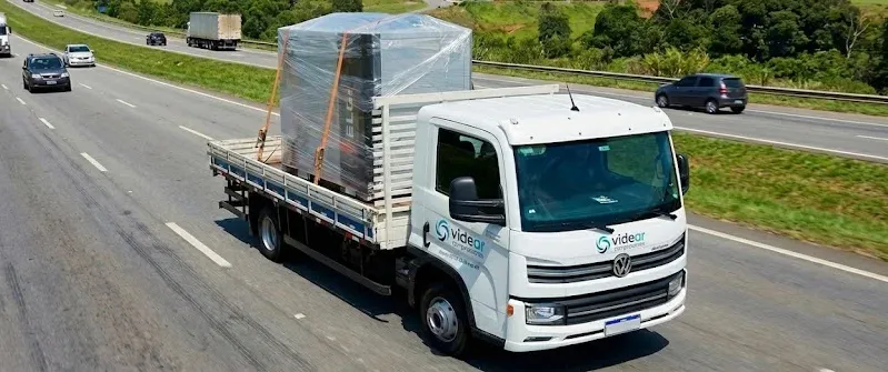 Frota de equipamentos e compressores industriais disponíveis para locação estratégica